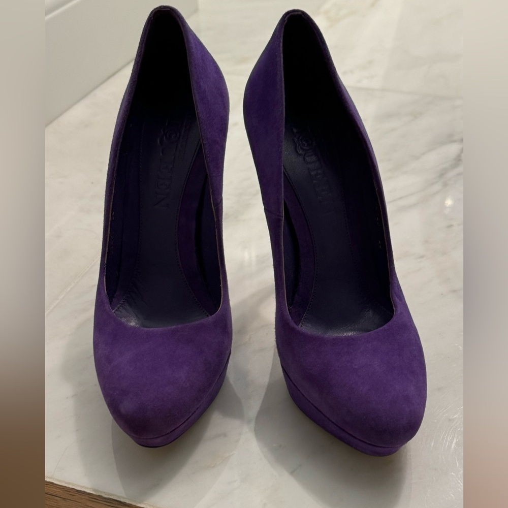 Alexander McQueen Armadillo pump